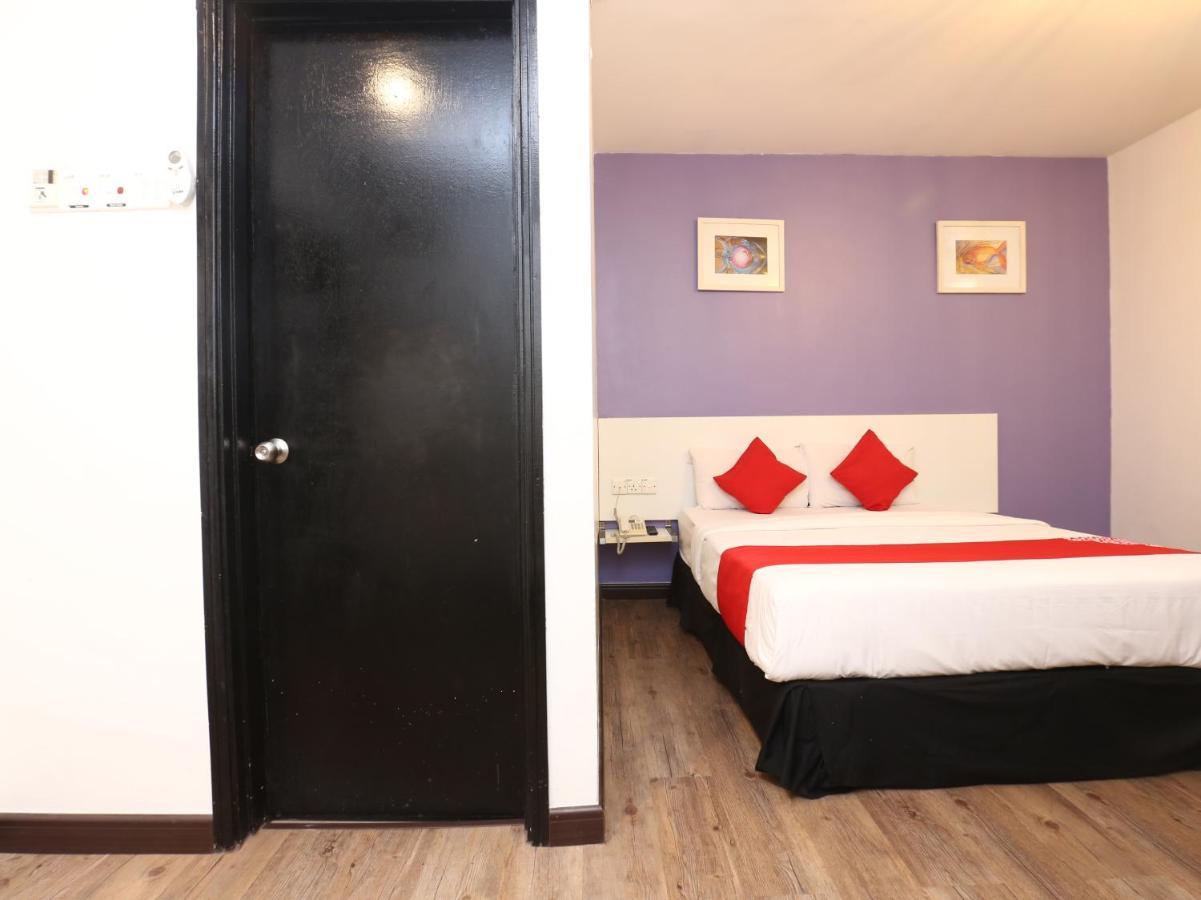 Capital O Ridel Hotel Кота-Бару Экстерьер фото