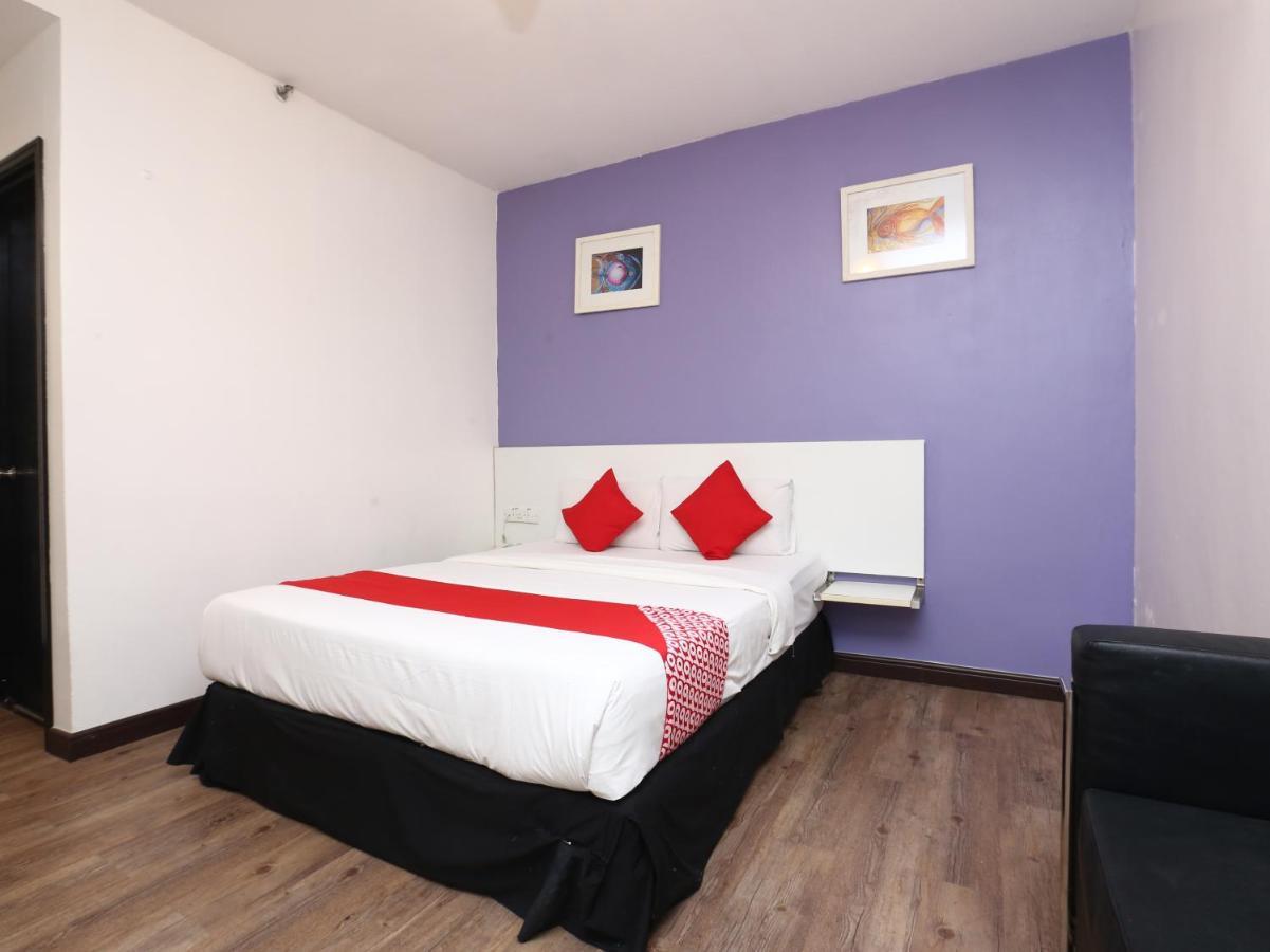 Capital O Ridel Hotel Кота-Бару Экстерьер фото