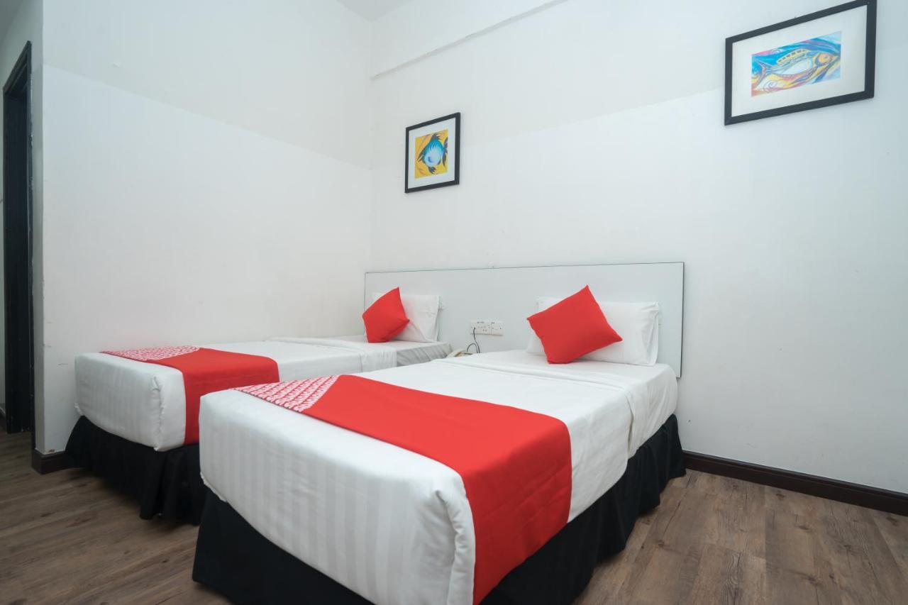 Capital O Ridel Hotel Кота-Бару Экстерьер фото