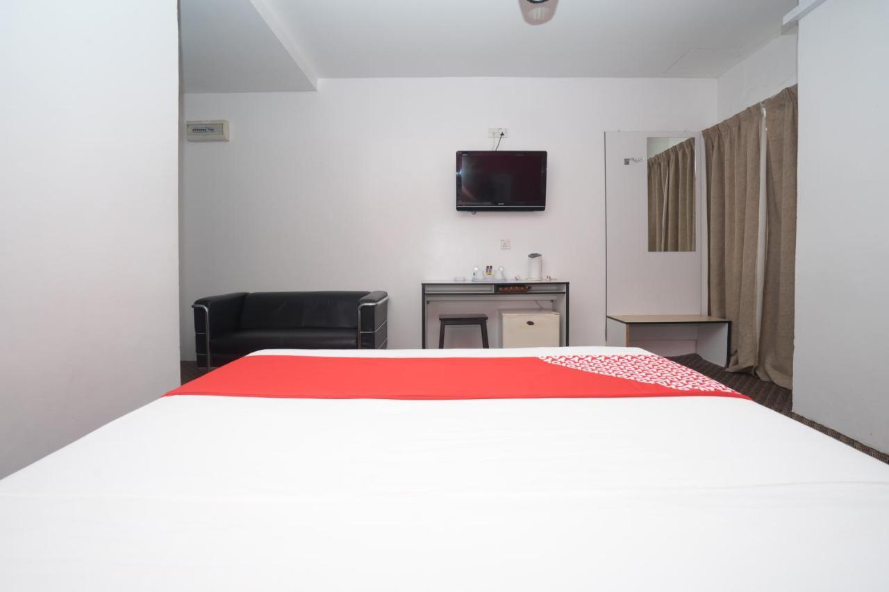 Capital O Ridel Hotel Кота-Бару Экстерьер фото